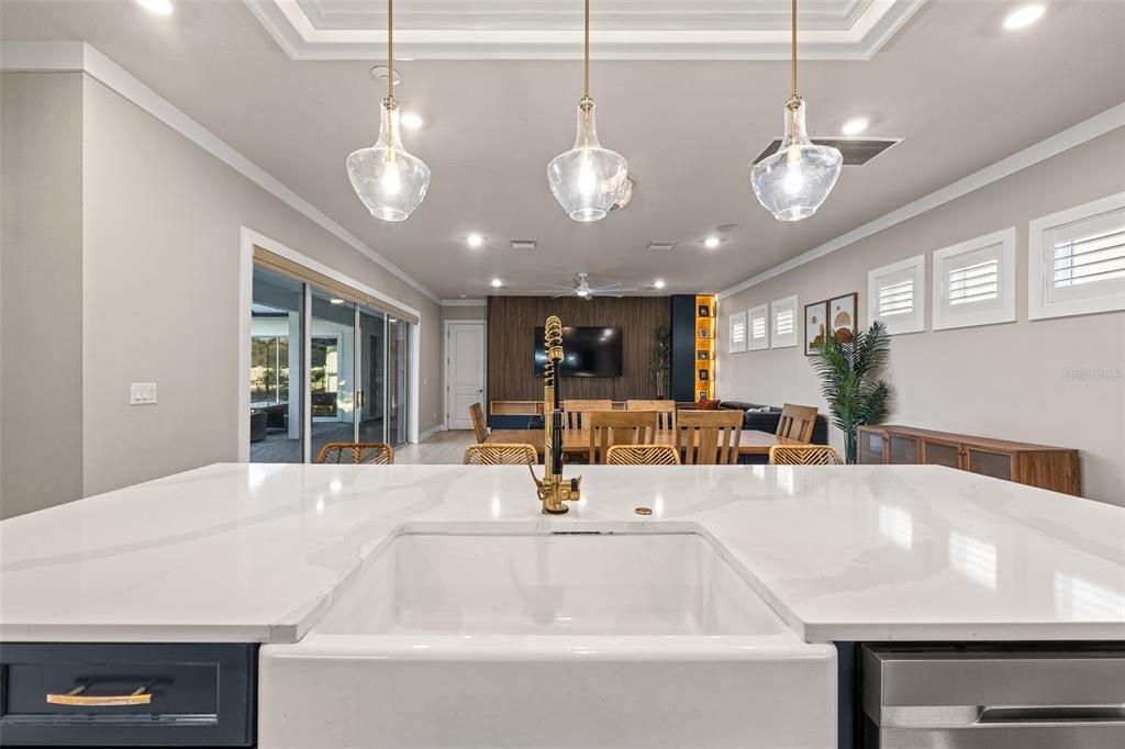 En Venta: $1,150,000 (6 camas, 4 baños, 3492 Pies cuadrados)