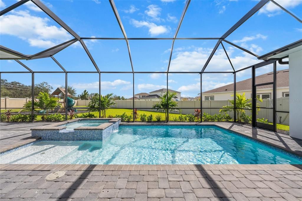 En Venta: $1,150,000 (6 camas, 4 baños, 3492 Pies cuadrados)