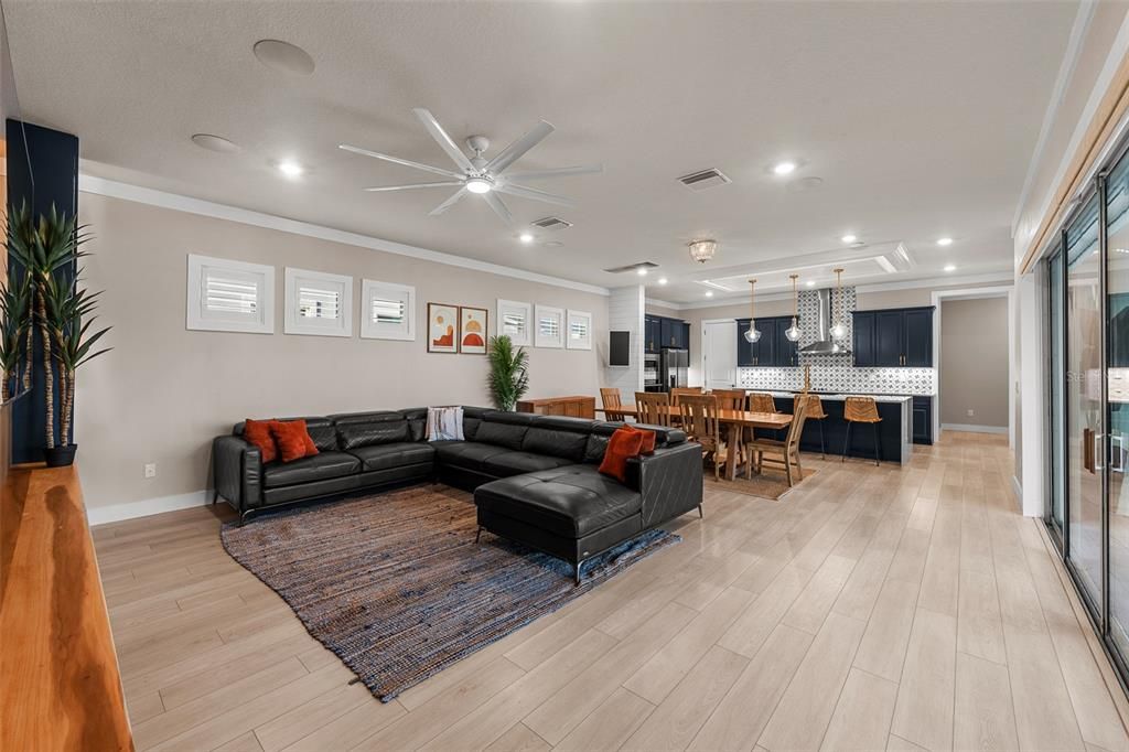 En Venta: $1,150,000 (6 camas, 4 baños, 3492 Pies cuadrados)