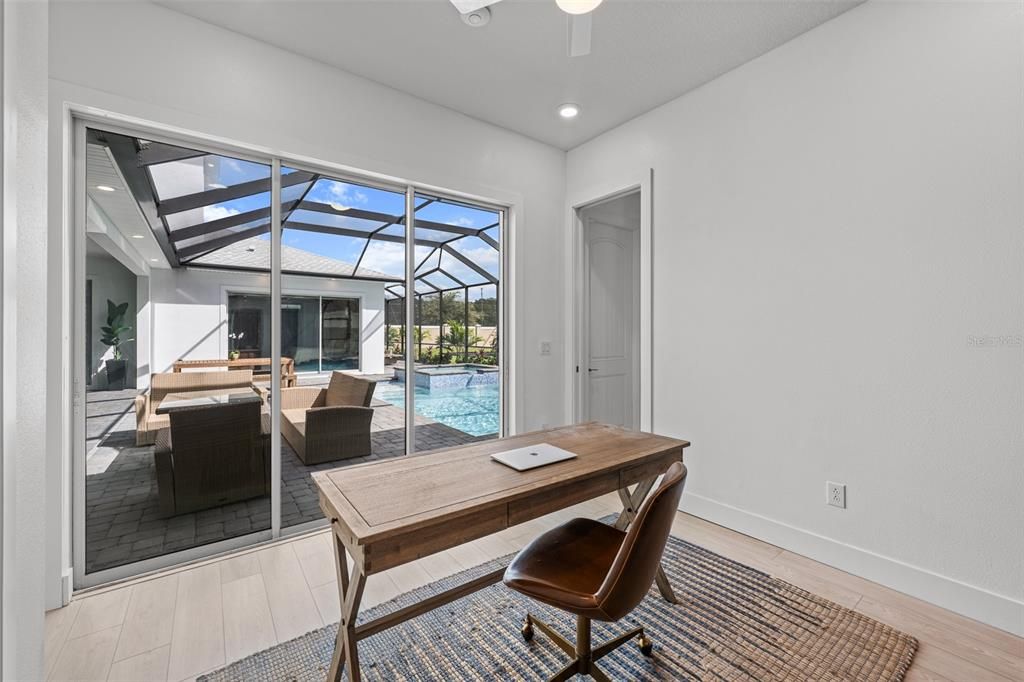 En Venta: $1,150,000 (6 camas, 4 baños, 3492 Pies cuadrados)