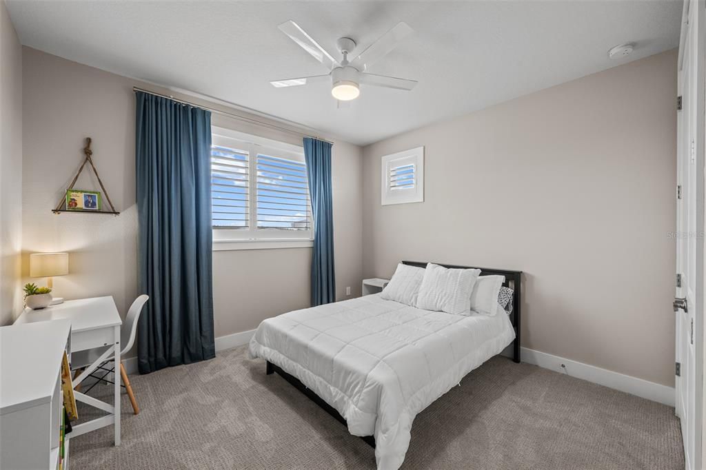 En Venta: $1,150,000 (6 camas, 4 baños, 3492 Pies cuadrados)