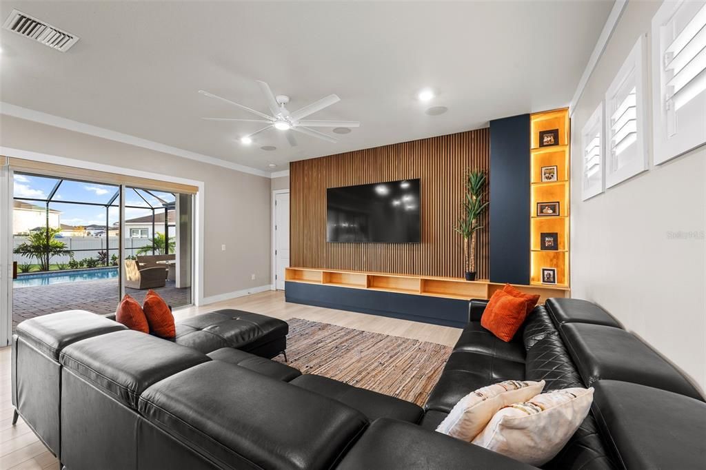 En Venta: $1,150,000 (6 camas, 4 baños, 3492 Pies cuadrados)