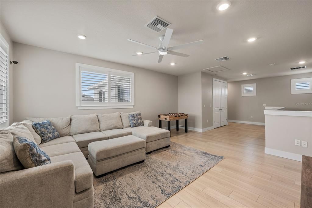 En Venta: $1,150,000 (6 camas, 4 baños, 3492 Pies cuadrados)