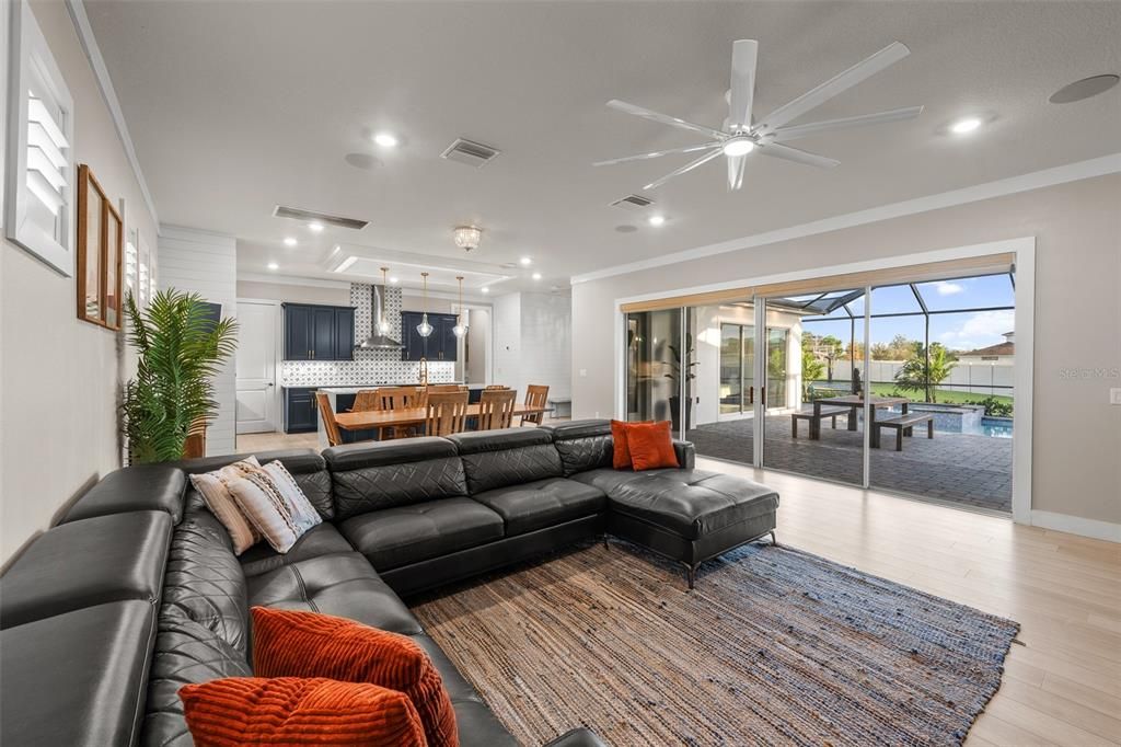 En Venta: $1,150,000 (6 camas, 4 baños, 3492 Pies cuadrados)