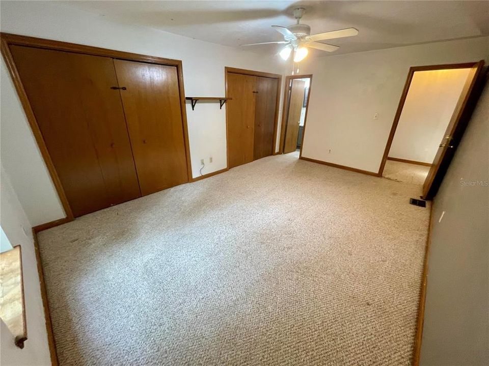 На продажу: $154,000 (2 спален, 2 ванн, 1050 Квадратных фут)