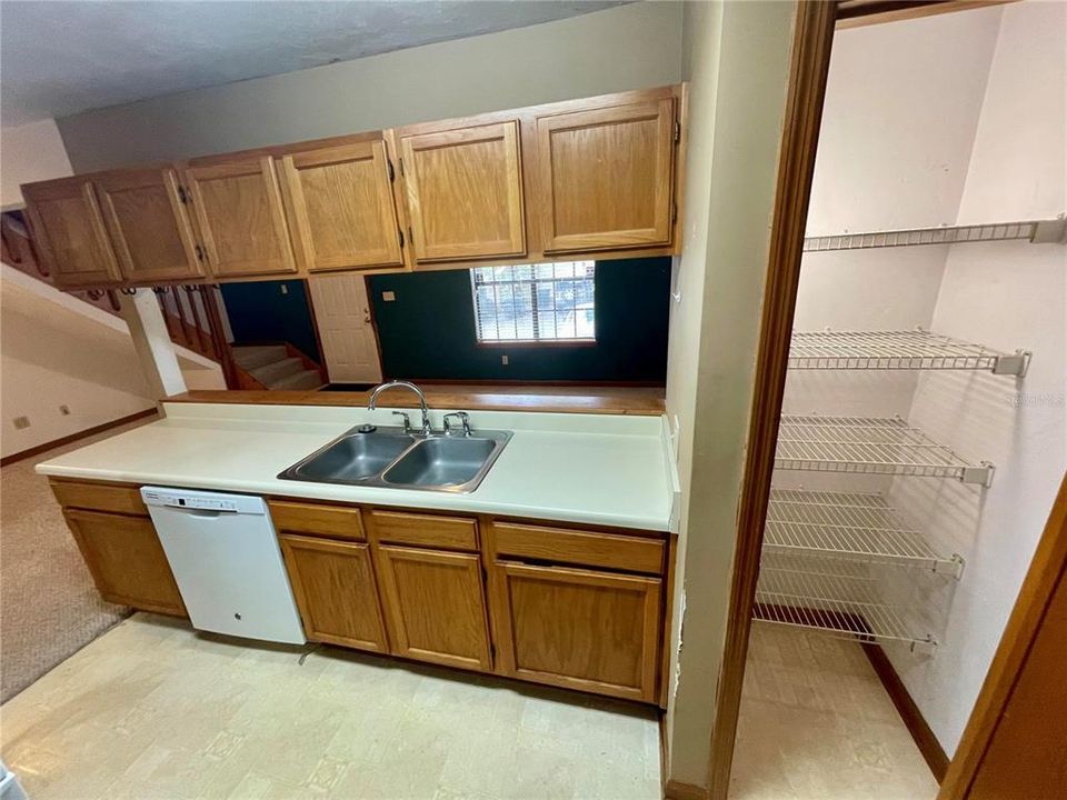 На продажу: $154,000 (2 спален, 2 ванн, 1050 Квадратных фут)