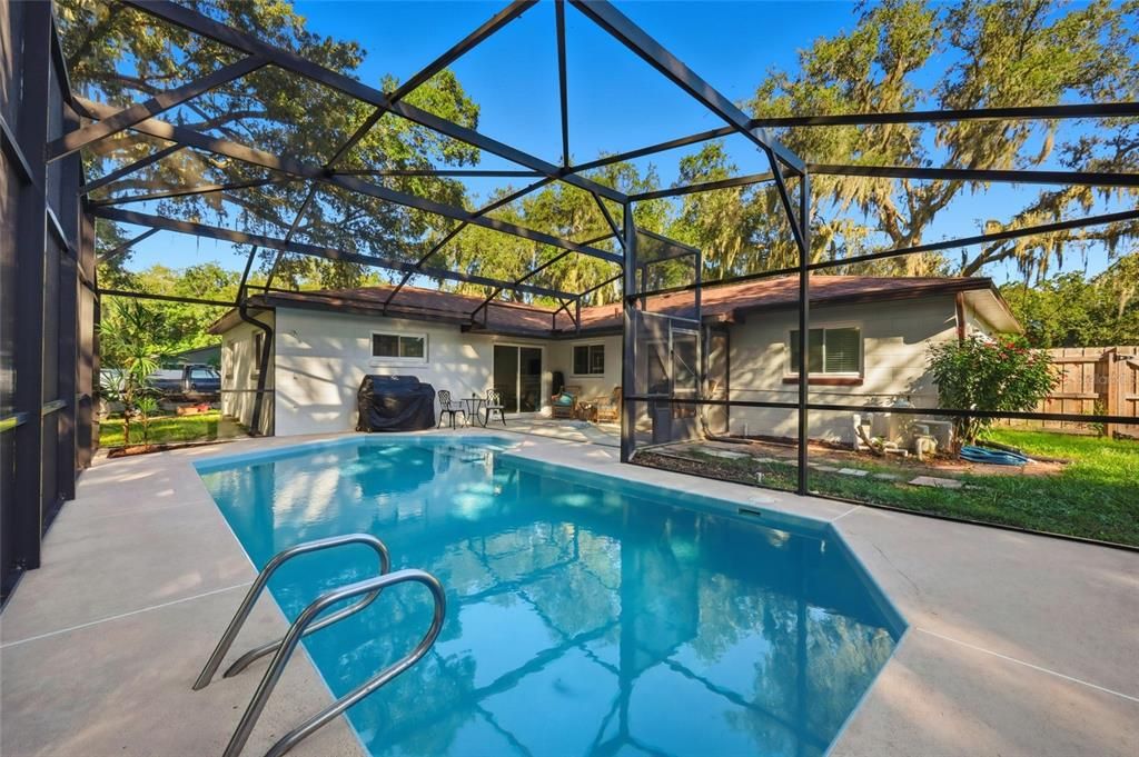 For Sale: $479,000 (3 beds, 2 baths, 1567 Square Feet)