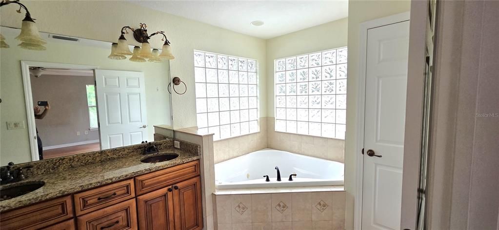 For Sale: $427,000 (4 beds, 3 baths, 3291 Square Feet)