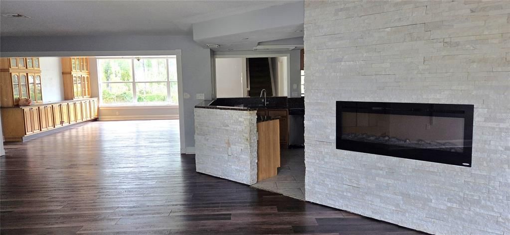 For Sale: $427,000 (4 beds, 3 baths, 3291 Square Feet)