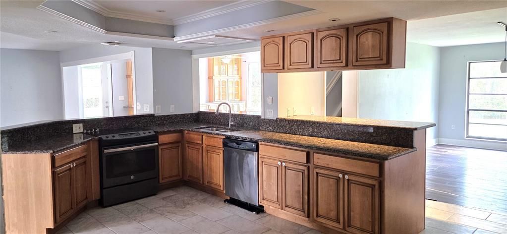 For Sale: $427,000 (4 beds, 3 baths, 3291 Square Feet)