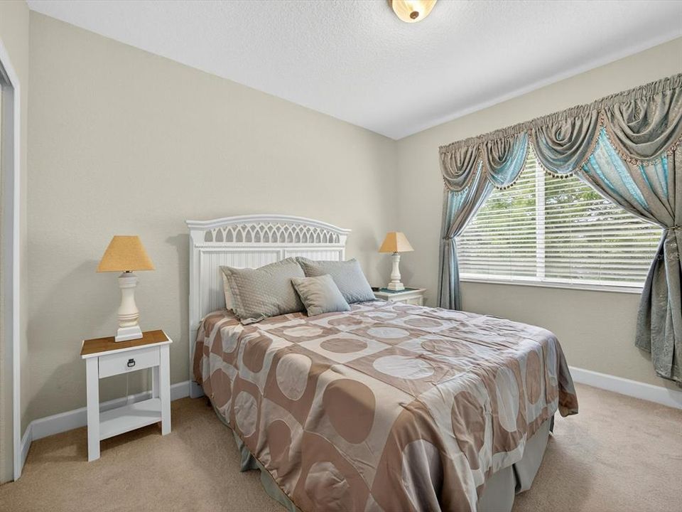 Под контрактом: $337,000 (3 спален, 2 ванн, 2059 Квадратных фут)