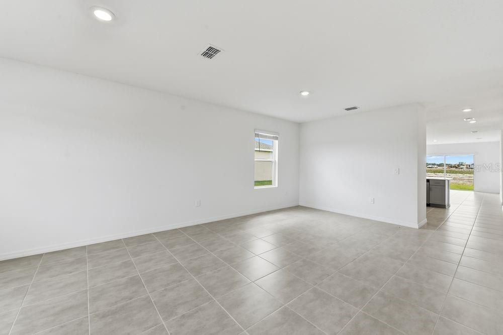 Active With Contract: $349,000 (4 beds, 2 baths, 1974 Square Feet)