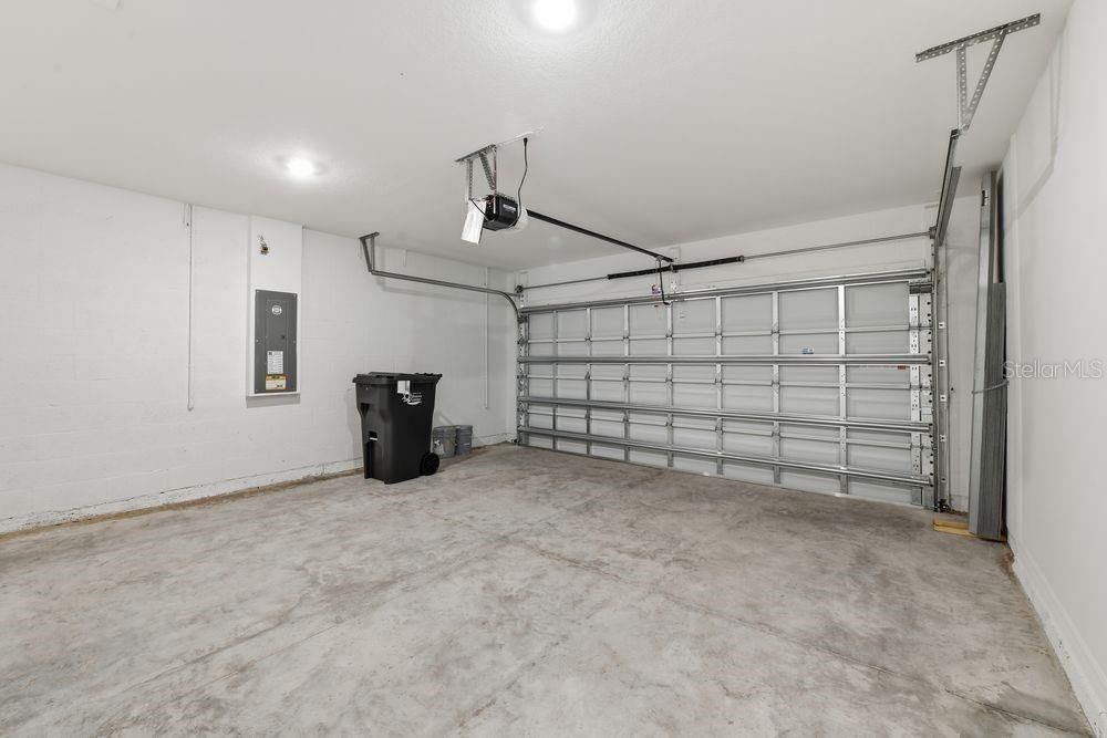 Active With Contract: $349,000 (4 beds, 2 baths, 1974 Square Feet)