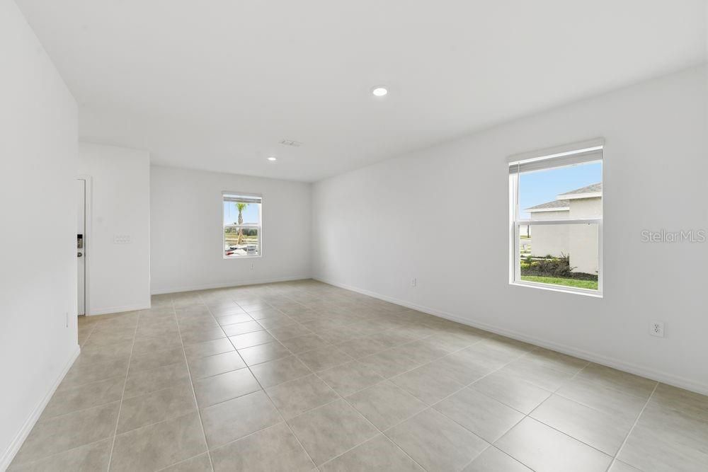 Active With Contract: $349,000 (4 beds, 2 baths, 1974 Square Feet)