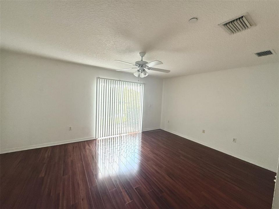 Active With Contract: $1,980 (3 beds, 3 baths, 1917 Square Feet)