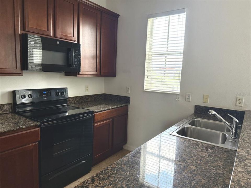 Active With Contract: $1,980 (3 beds, 3 baths, 1917 Square Feet)
