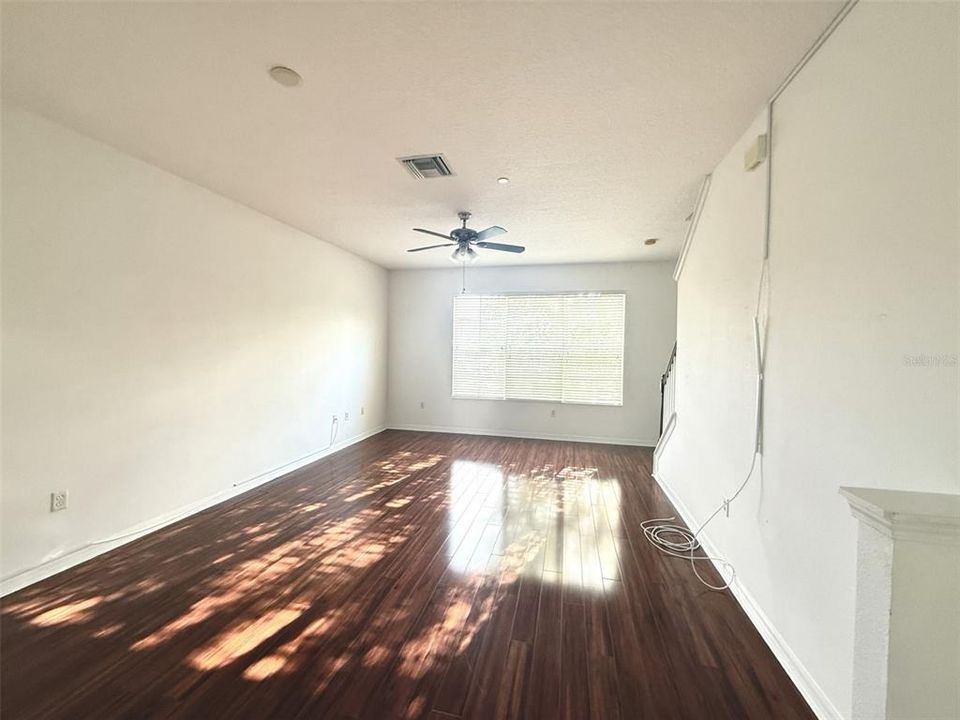 Active With Contract: $1,980 (3 beds, 3 baths, 1917 Square Feet)