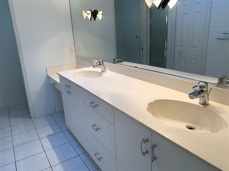 合同活跃: $1,995 (3 贝兹, 2 浴室, 1501 平方英尺)