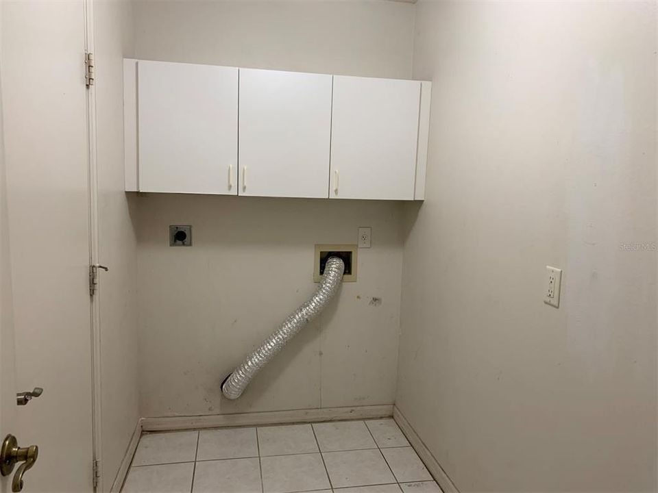 合同活跃: $1,995 (3 贝兹, 2 浴室, 1501 平方英尺)