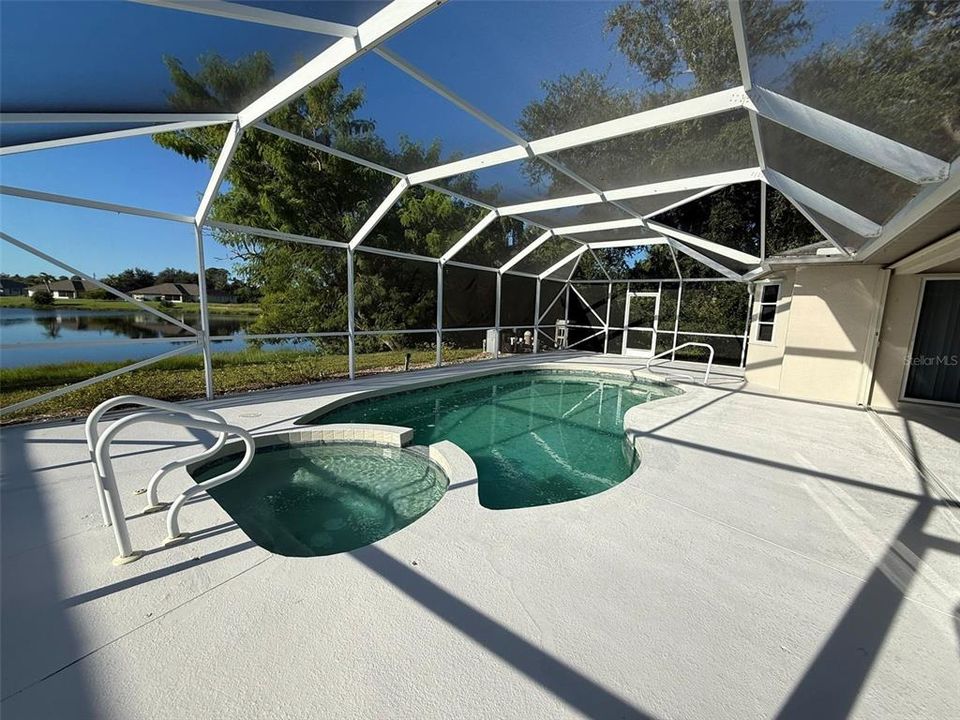 合同活跃: $1,995 (3 贝兹, 2 浴室, 1501 平方英尺)