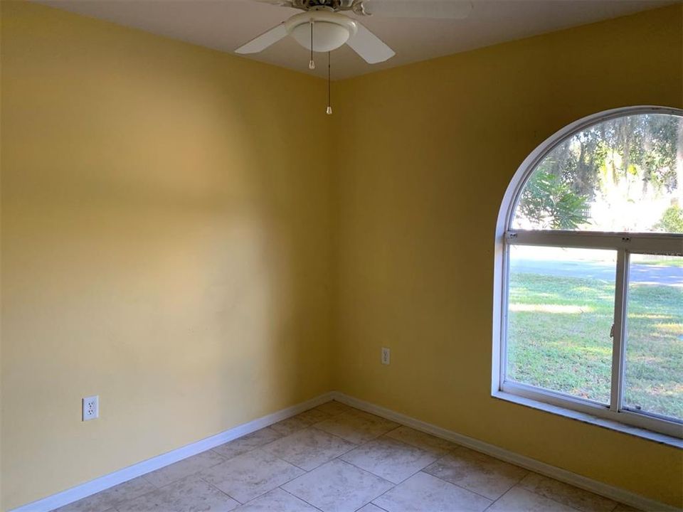 合同活跃: $1,995 (3 贝兹, 2 浴室, 1501 平方英尺)