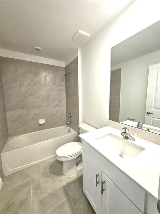 В аренду: $1,800 (3 спален, 2 ванн, 1551 Квадратных фут)