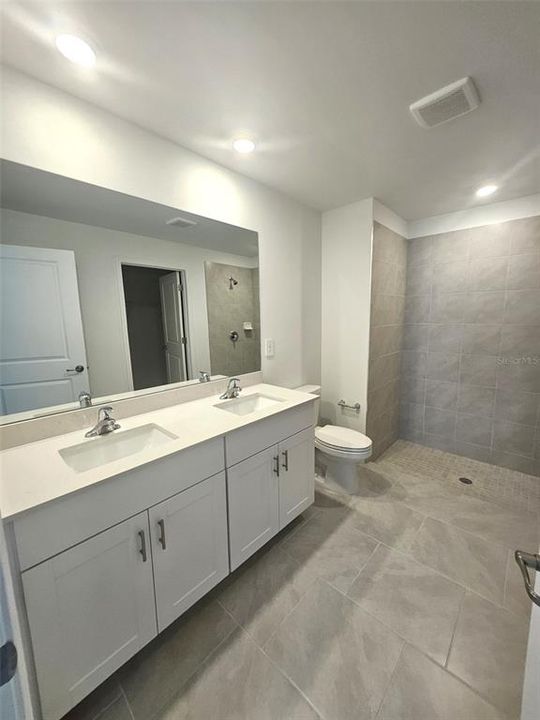 В аренду: $1,800 (3 спален, 2 ванн, 1551 Квадратных фут)