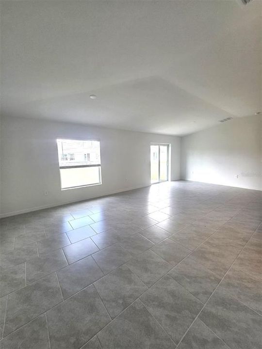 В аренду: $1,800 (3 спален, 2 ванн, 1551 Квадратных фут)