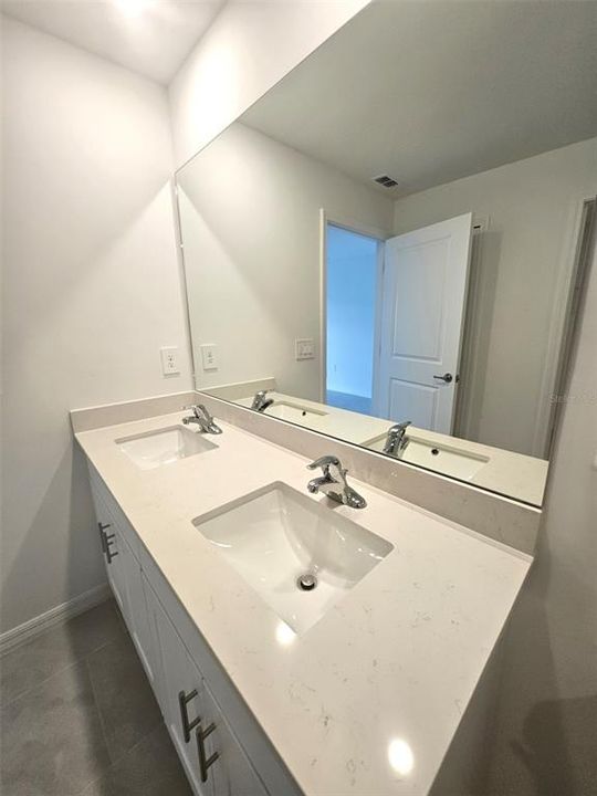 В аренду: $1,800 (3 спален, 2 ванн, 1551 Квадратных фут)