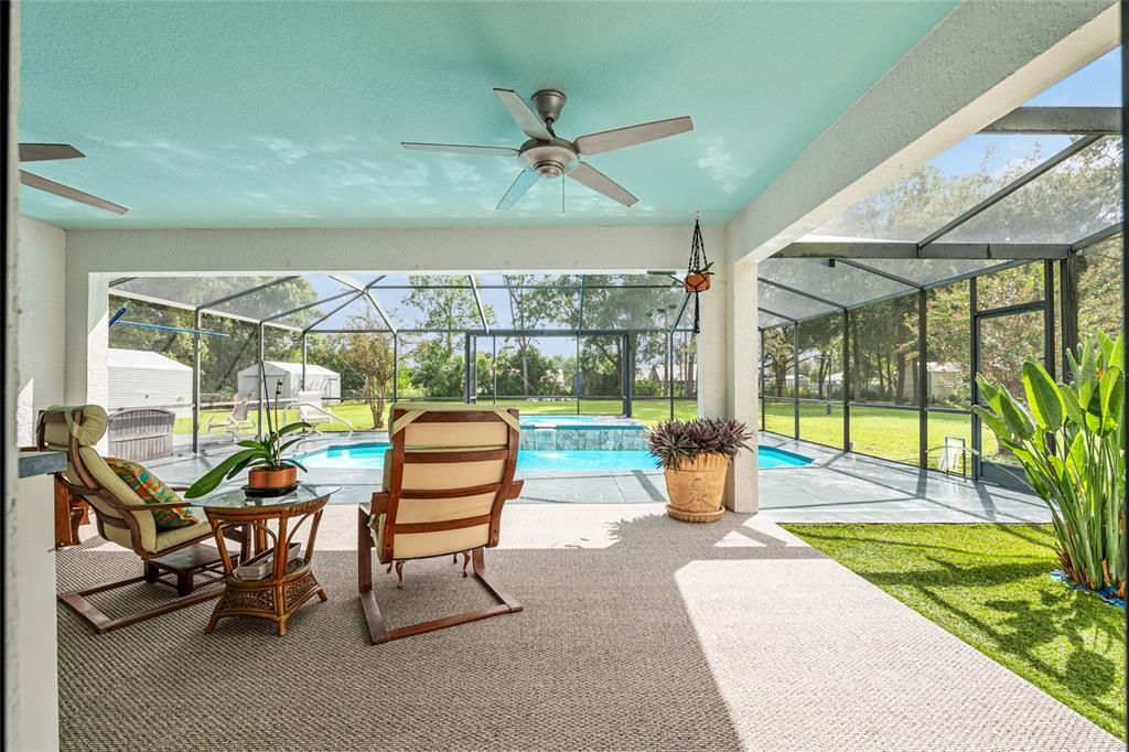 Под контрактом: $429,000 (3 спален, 2 ванн, 1623 Квадратных фут)