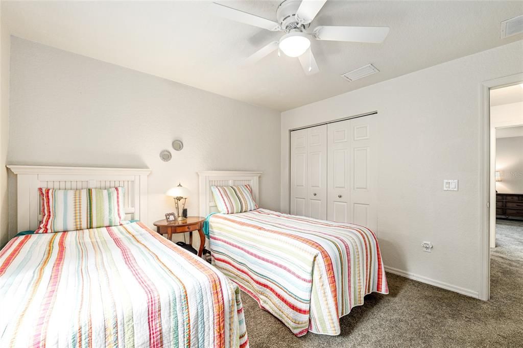 Под контрактом: $429,000 (3 спален, 2 ванн, 1623 Квадратных фут)