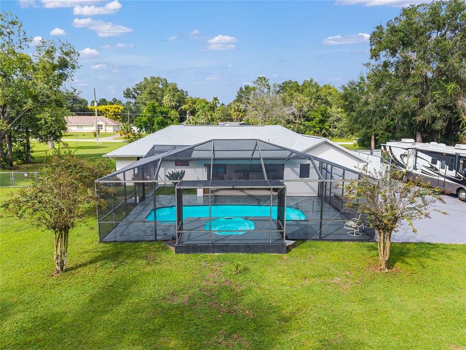 Под контрактом: $429,000 (3 спален, 2 ванн, 1623 Квадратных фут)