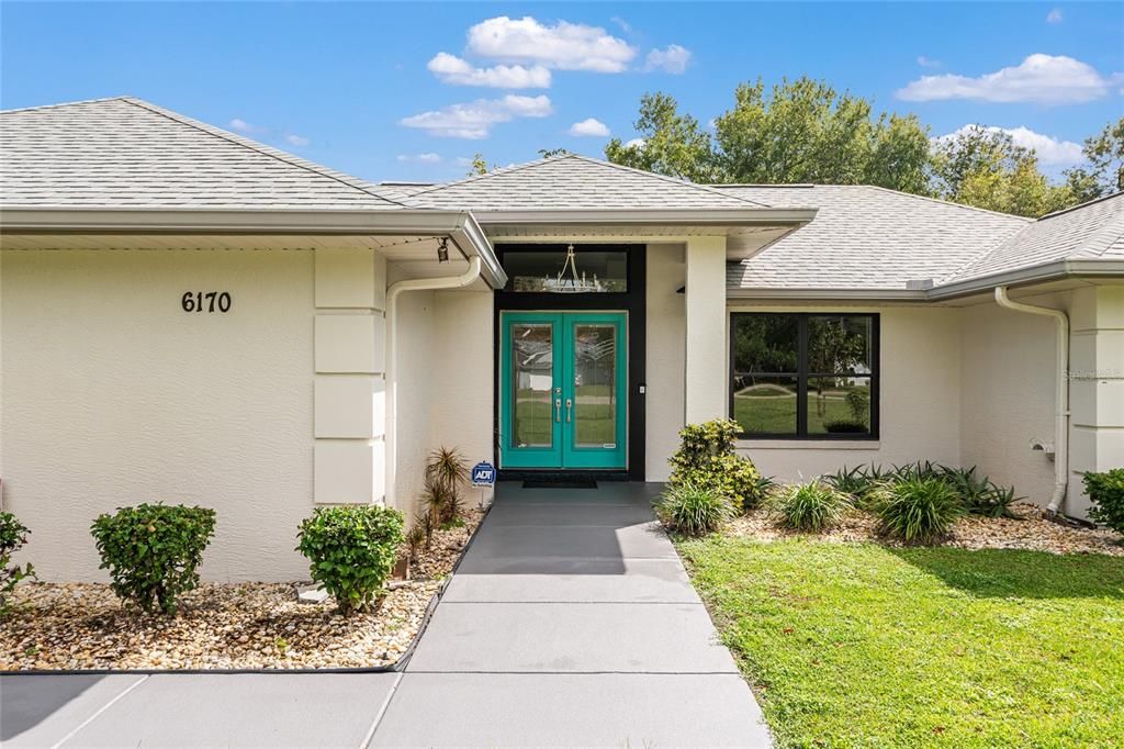 Под контрактом: $429,000 (3 спален, 2 ванн, 1623 Квадратных фут)