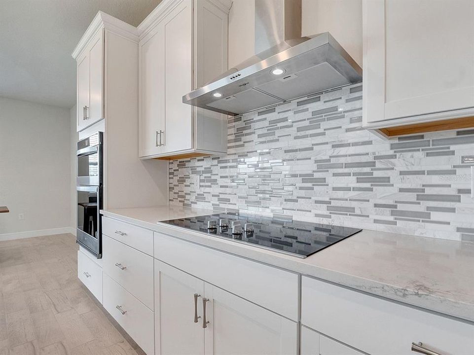 出租: $4,150 (5 贝兹, 4 浴室, 3641 平方英尺)