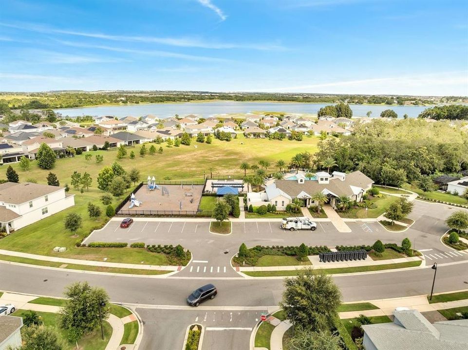 出租: $4,150 (5 贝兹, 4 浴室, 3641 平方英尺)