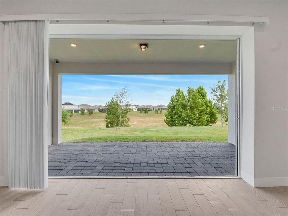 出租: $4,150 (5 贝兹, 4 浴室, 3641 平方英尺)