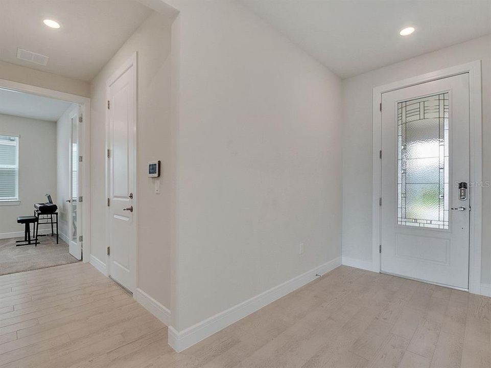 出租: $4,150 (5 贝兹, 4 浴室, 3641 平方英尺)