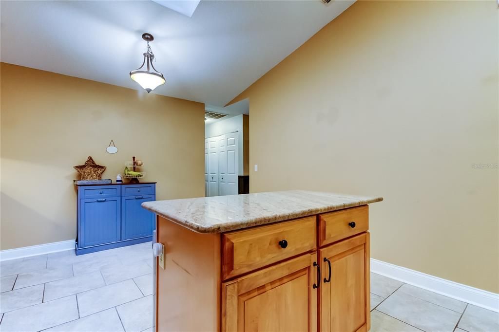 En Venta: $397,500 (3 camas, 2 baños, 1465 Pies cuadrados)