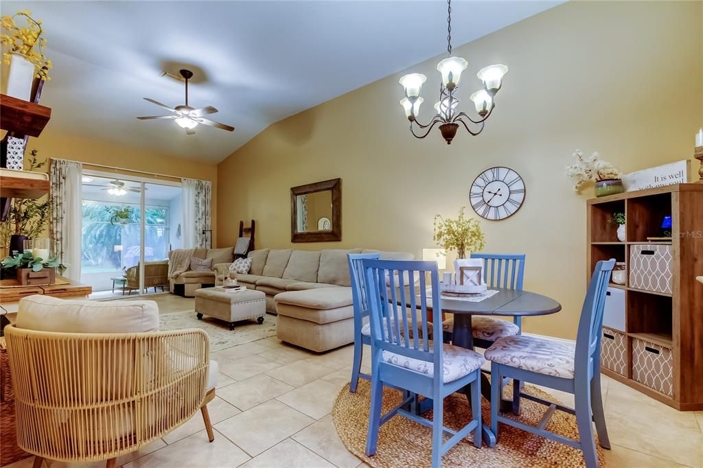 En Venta: $397,500 (3 camas, 2 baños, 1465 Pies cuadrados)