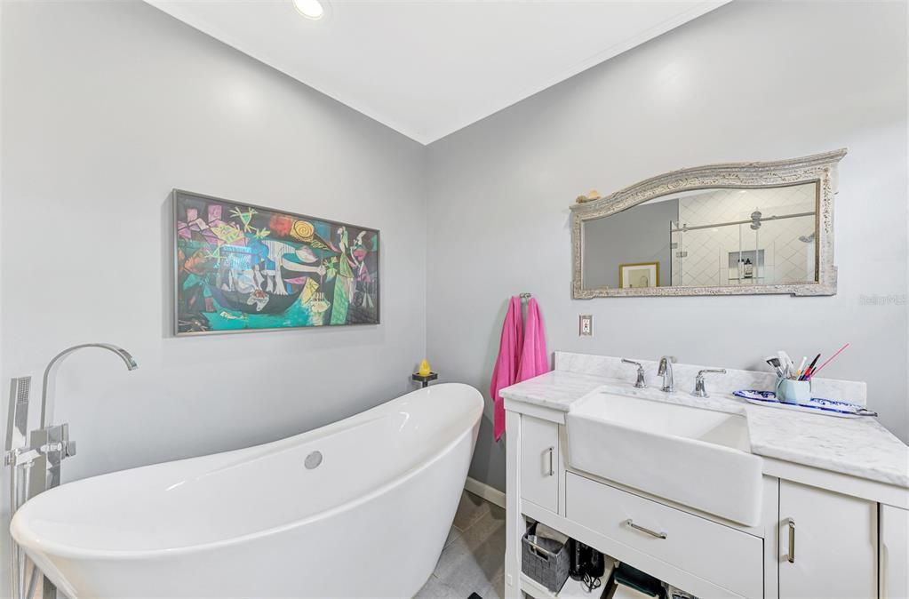 Под контрактом: $545,000 (2 спален, 1 ванн, 1424 Квадратных фут)