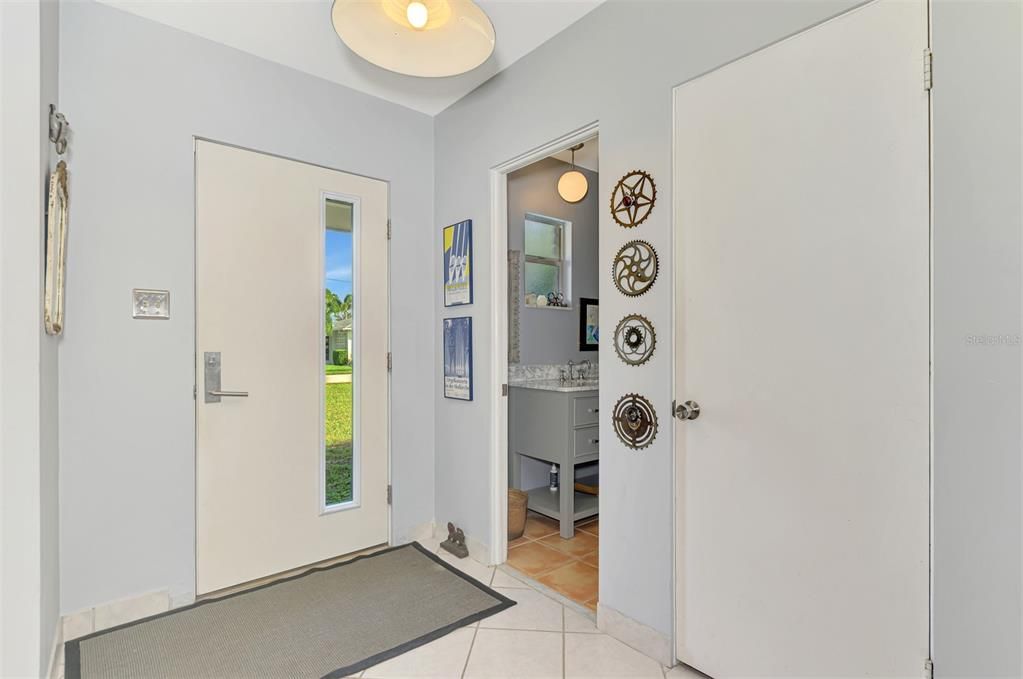 Под контрактом: $545,000 (2 спален, 1 ванн, 1424 Квадратных фут)