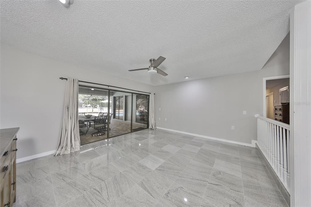 En Venta: $725,000 (5 camas, 4 baños, 4373 Pies cuadrados)