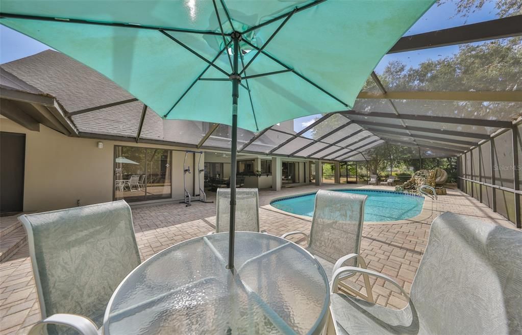 En Venta: $725,000 (5 camas, 4 baños, 4373 Pies cuadrados)