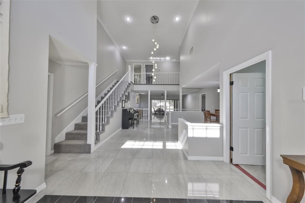 En Venta: $725,000 (5 camas, 4 baños, 4373 Pies cuadrados)