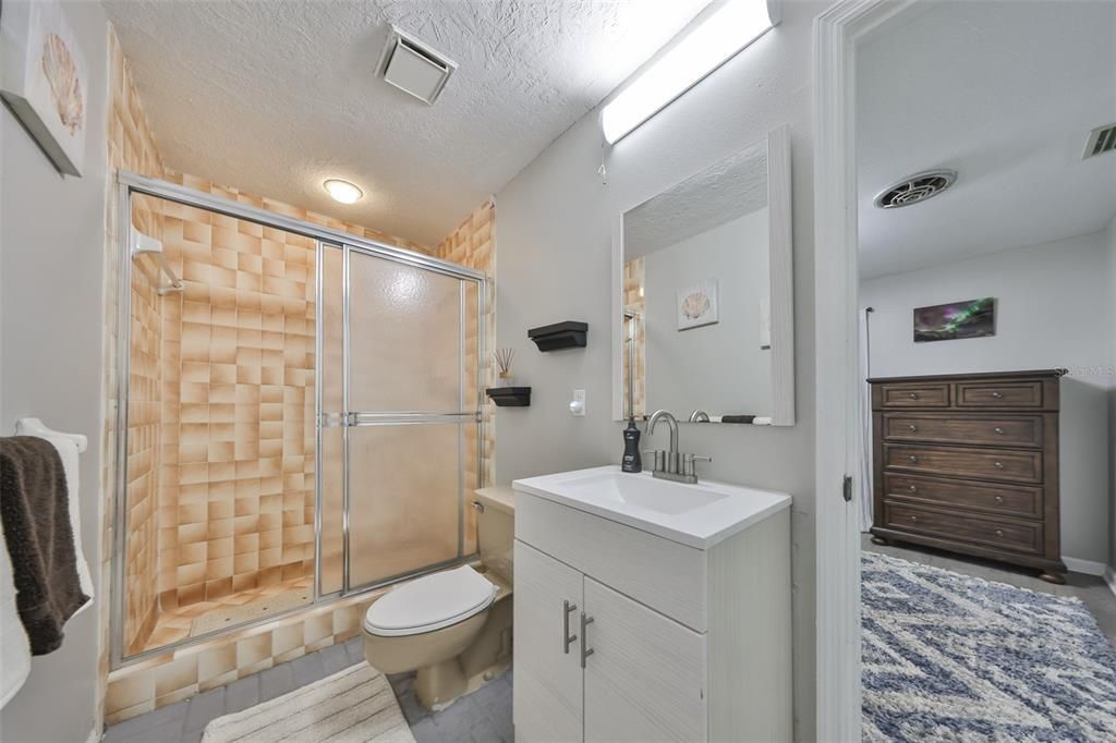 En Venta: $725,000 (5 camas, 4 baños, 4373 Pies cuadrados)