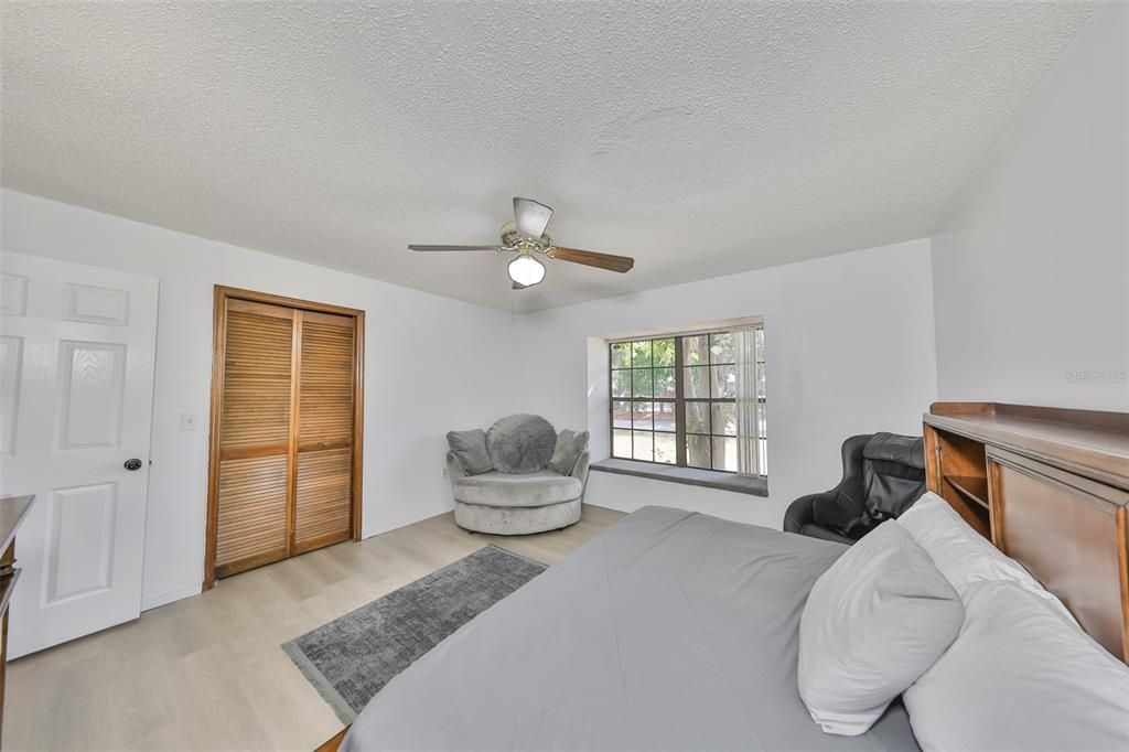 En Venta: $725,000 (5 camas, 4 baños, 4373 Pies cuadrados)