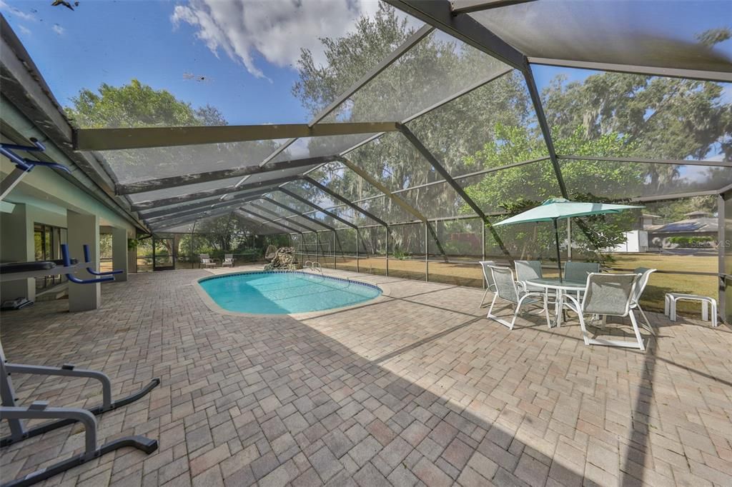 En Venta: $725,000 (5 camas, 4 baños, 4373 Pies cuadrados)