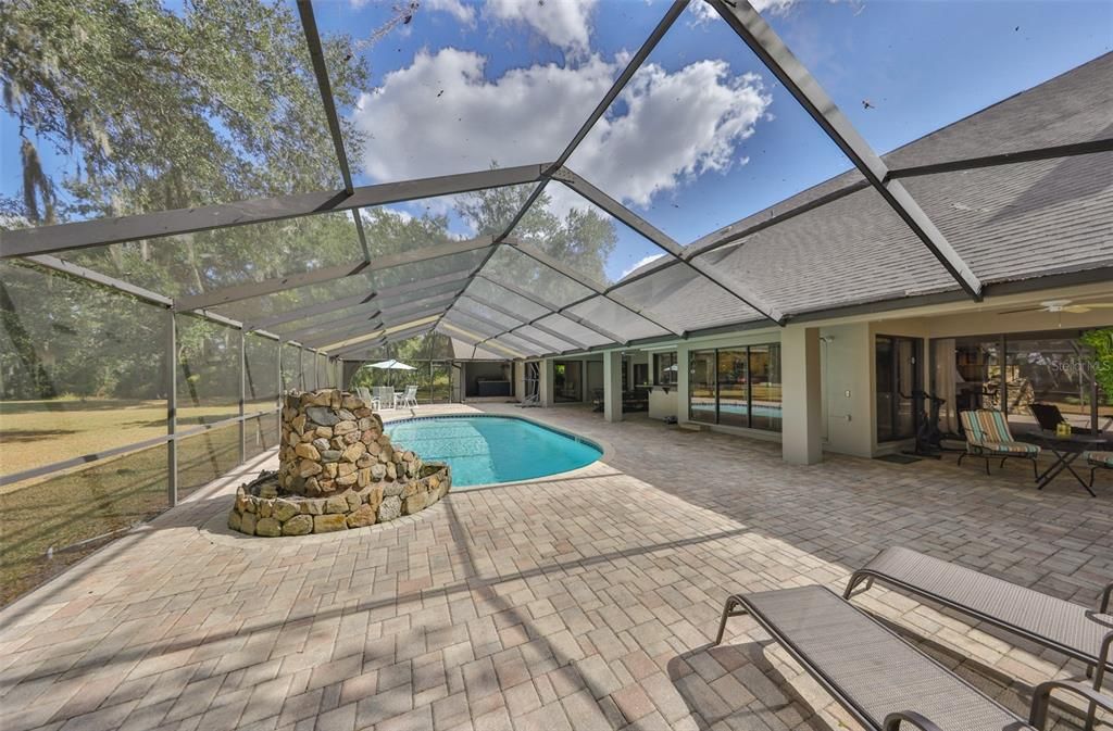 En Venta: $725,000 (5 camas, 4 baños, 4373 Pies cuadrados)