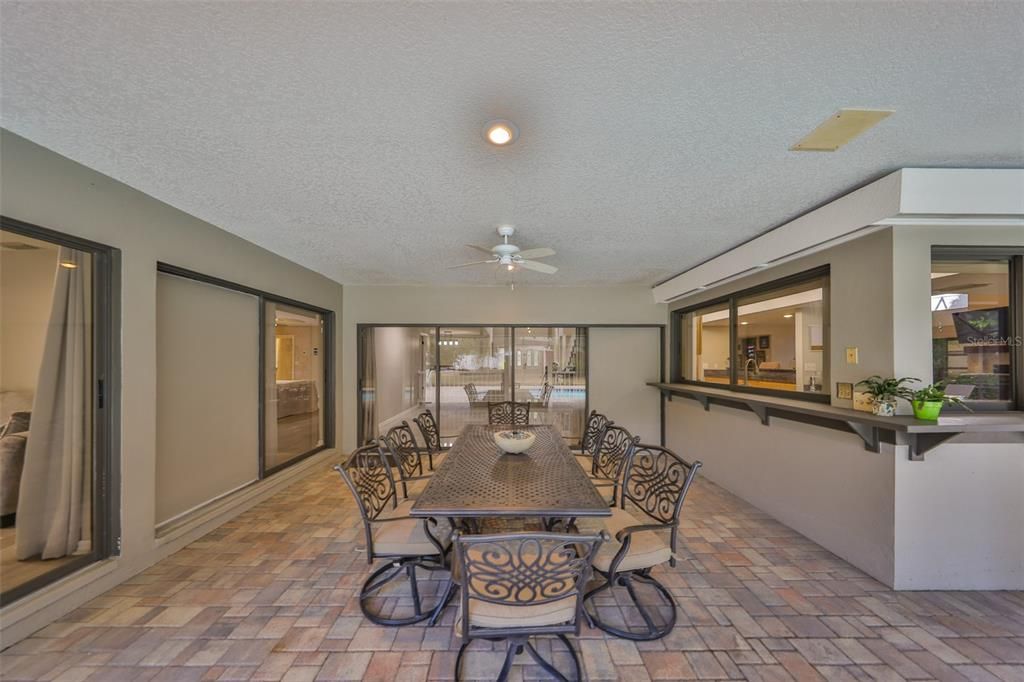 En Venta: $725,000 (5 camas, 4 baños, 4373 Pies cuadrados)