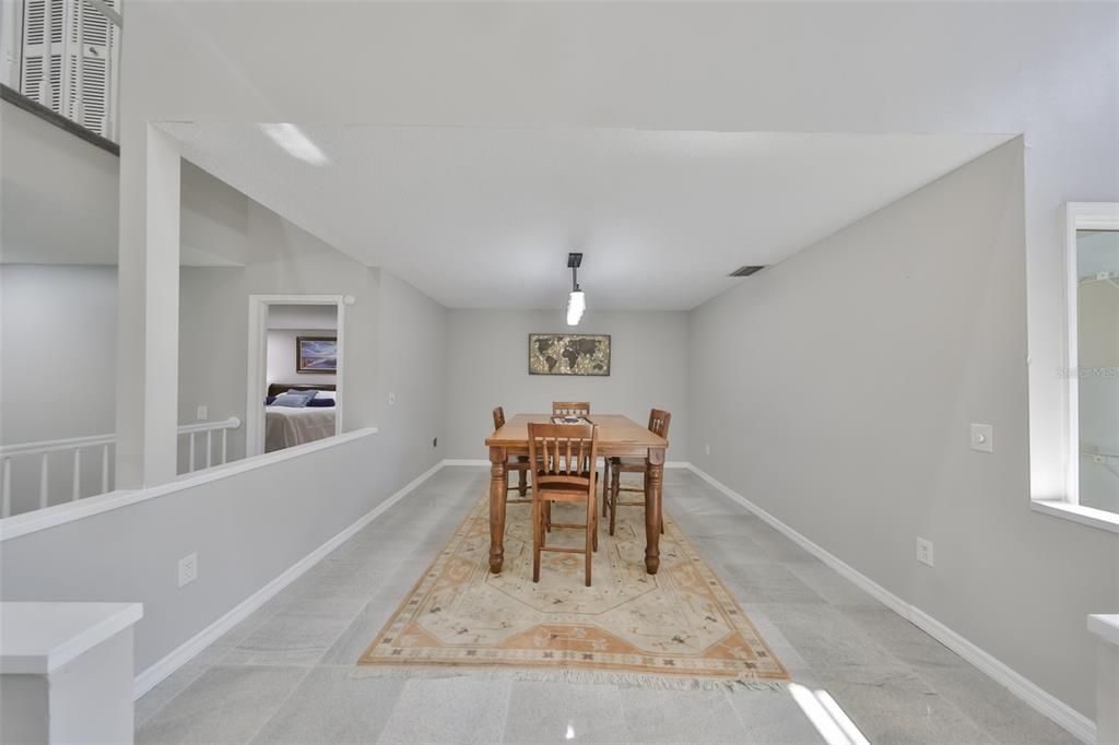 En Venta: $725,000 (5 camas, 4 baños, 4373 Pies cuadrados)